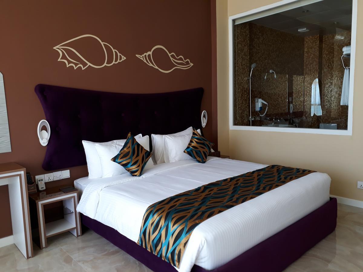 Ocean Queen Hotel Wadduwa Dış mekan fotoğraf