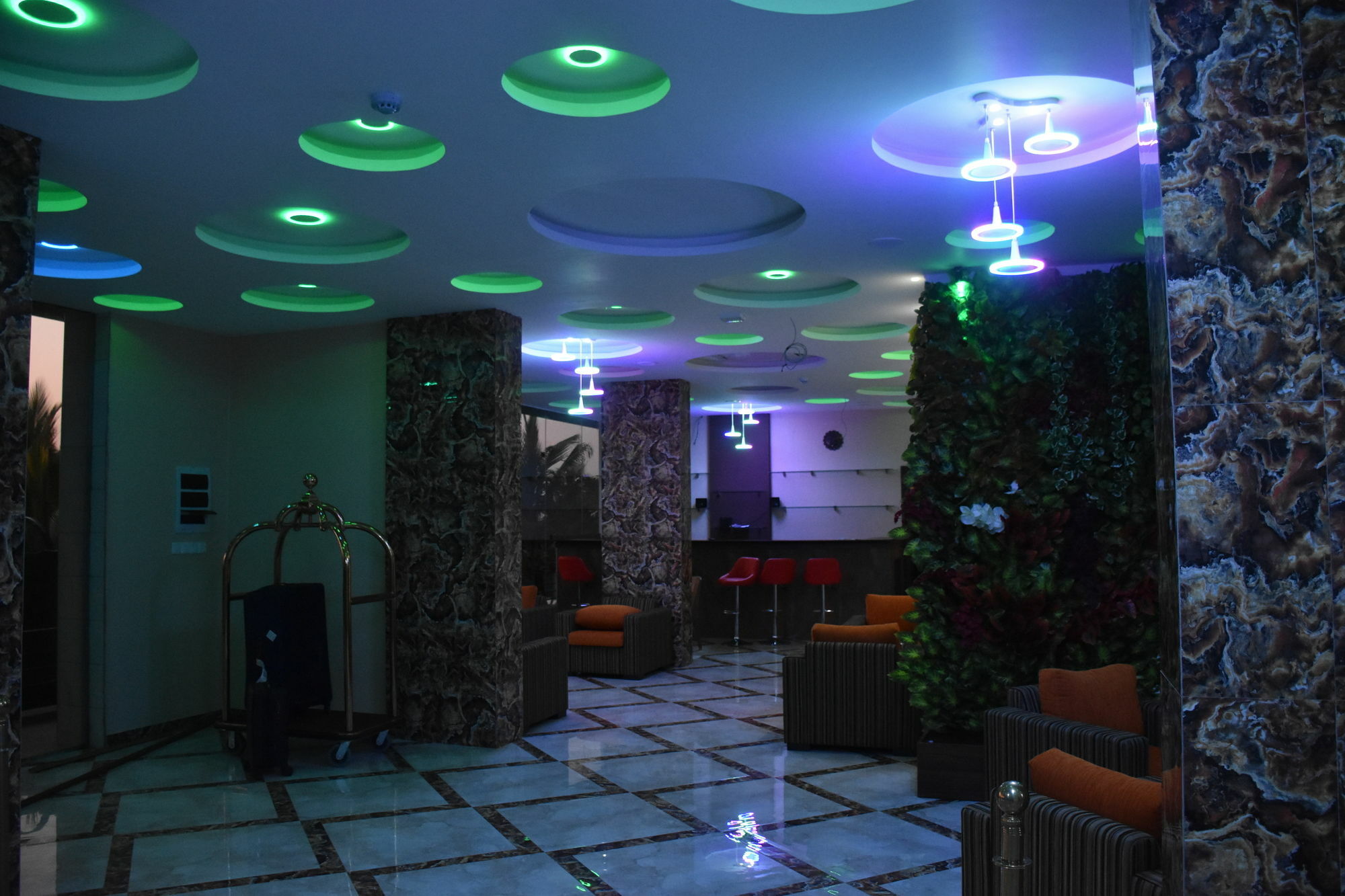 Ocean Queen Hotel Wadduwa Dış mekan fotoğraf